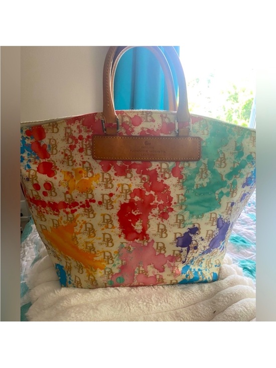 Dooney & Bourke Handbags - EUC XL Dooney & Bourke paint splatter tote